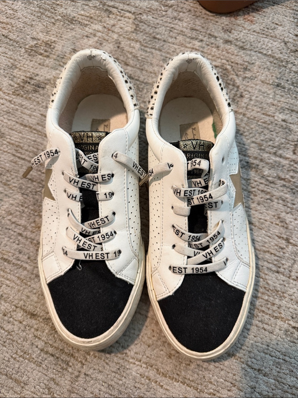Vintage Havana White and Black Low-Top Sneakers